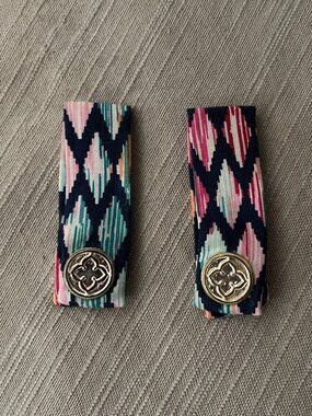 Set of 2 Multi-colored S/W Geometric Magnetic Clothing Cinchers/Poppy Clips